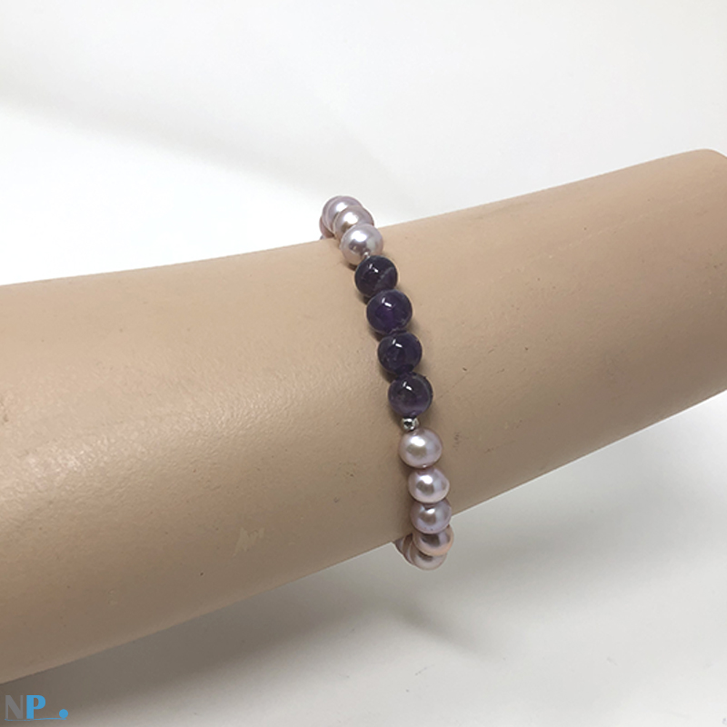 Bracelet de perles d'eau douce lavande et 4 perles Amethyste - très chic.